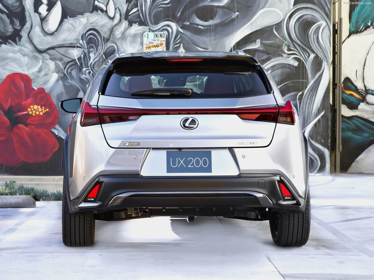 Lexus UX фото 196379