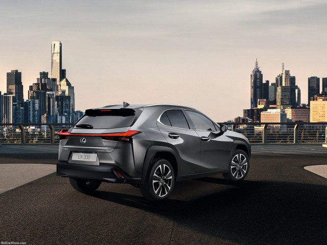 Lexus UX фото