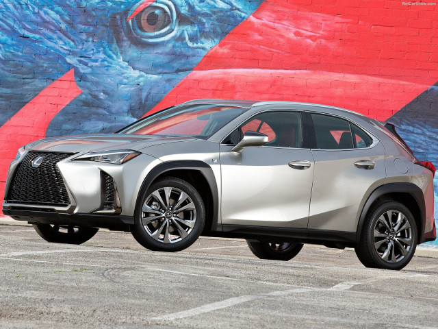 Lexus UX фото