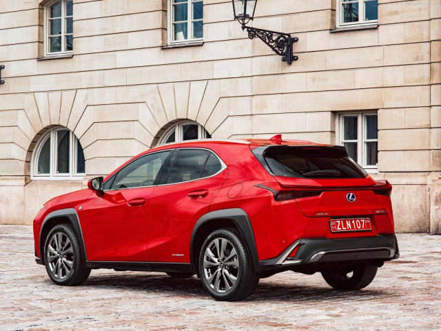 Lexus UX фото