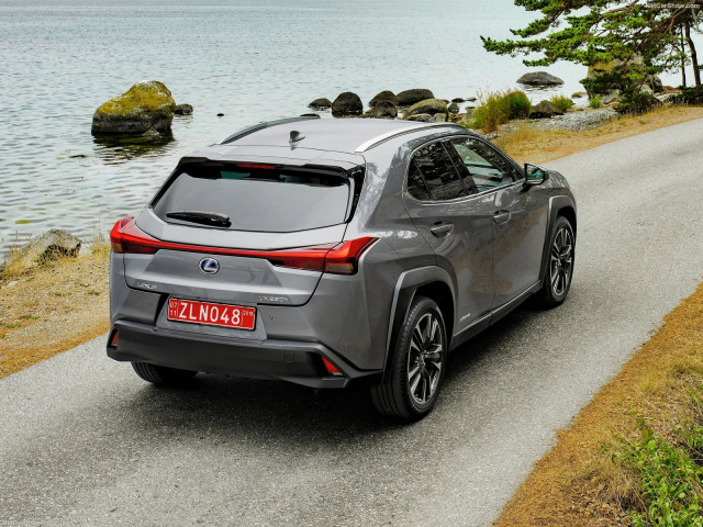 Lexus UX фото