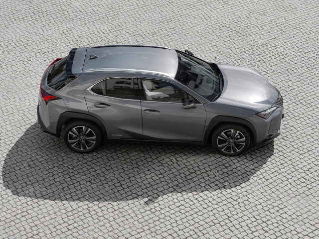 Lexus UX фото