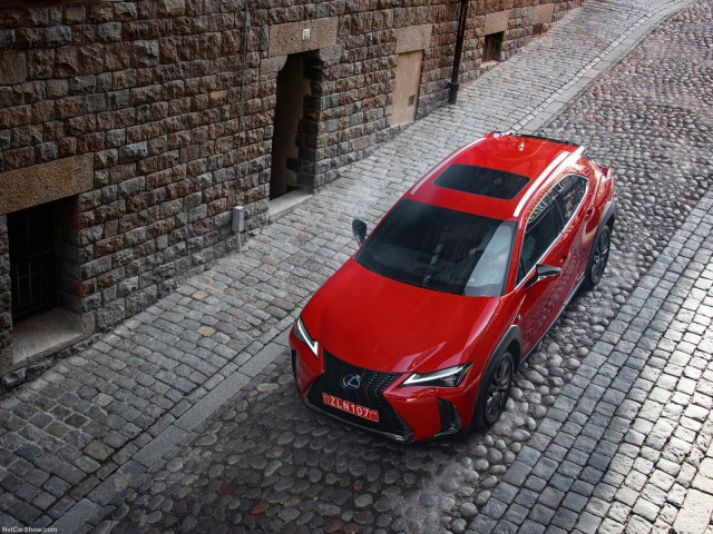 Lexus UX фото