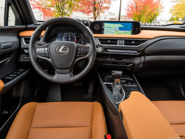 Lexus UX фото