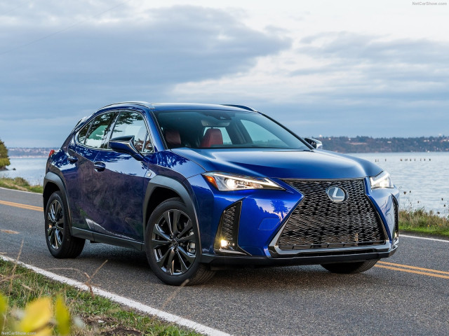 Lexus UX фото