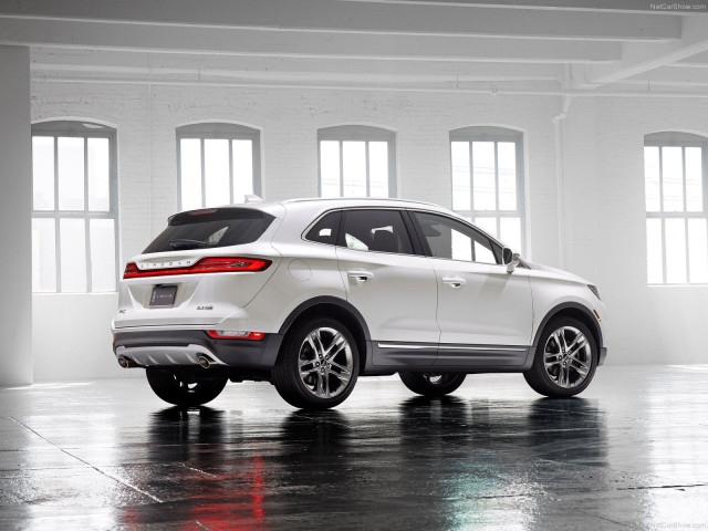 Lincoln MKC фото