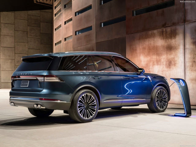 Lincoln Aviator фото