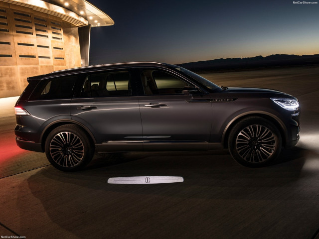 Lincoln Aviator фото