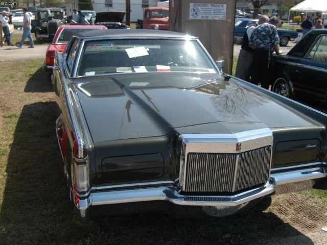 Lincoln Continental Mark III фото