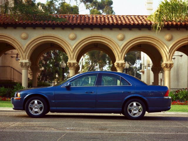 Lincoln LS фото