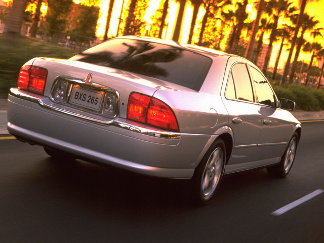 Lincoln LS фото