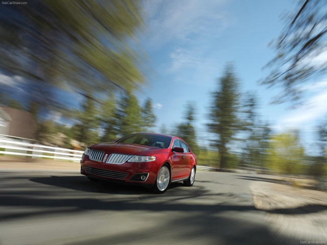 Lincoln MKS фото