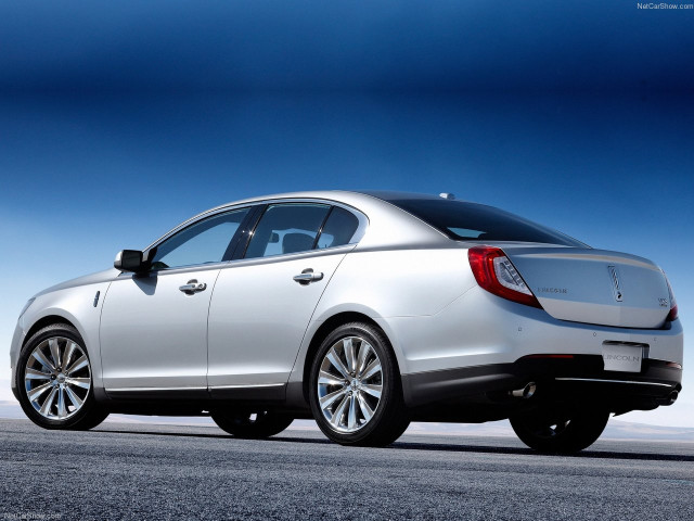 Lincoln MKS фото