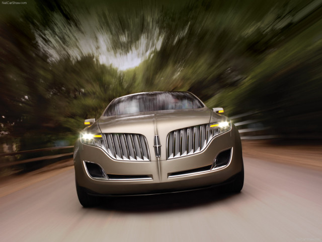 Lincoln MKT фото