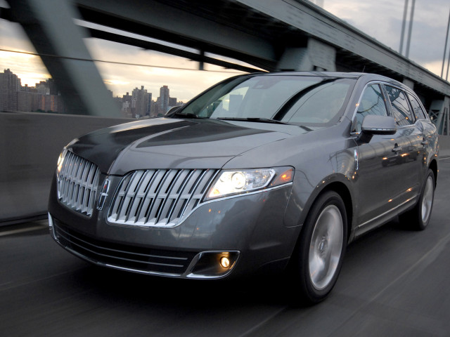 Lincoln MKT фото