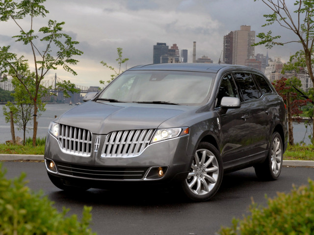 Lincoln MKT фото