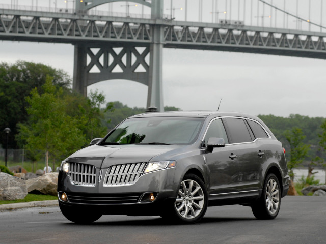 Lincoln MKT фото