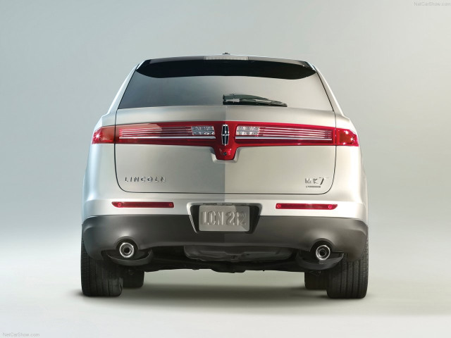 Lincoln MKT фото