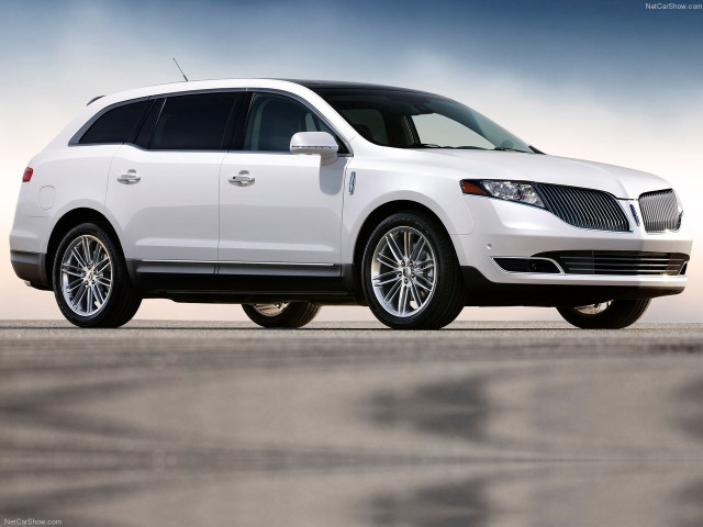 Lincoln MKT фото