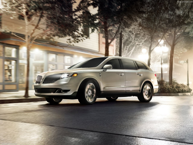 Lincoln MKT фото