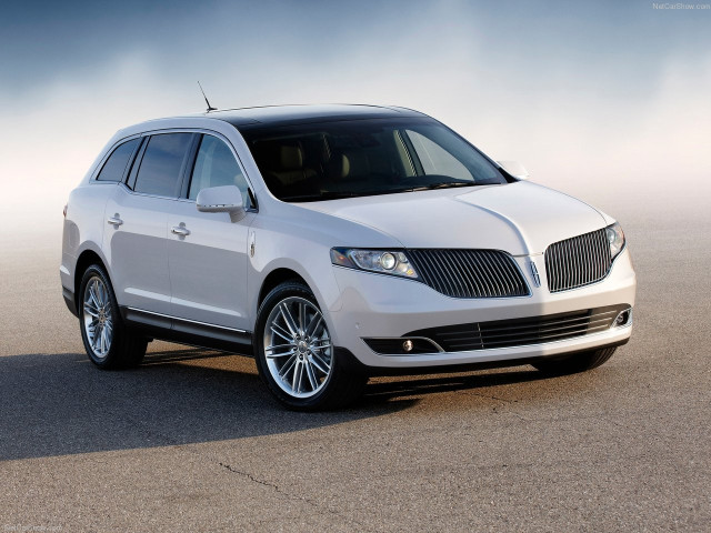 Lincoln MKT фото