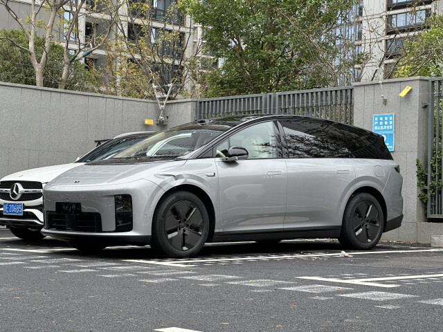 Li Auto i8 I фото 215123