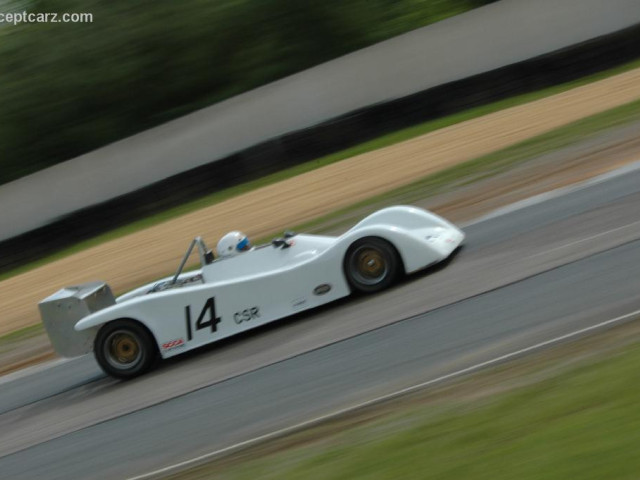 Lola T328 фото