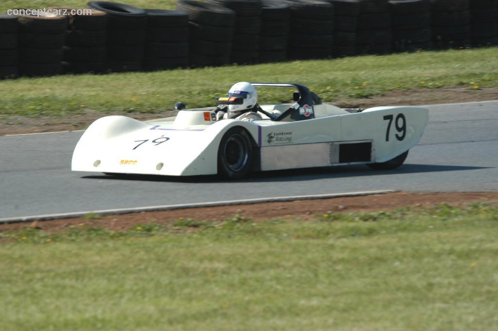 Lola T590 фото 23894