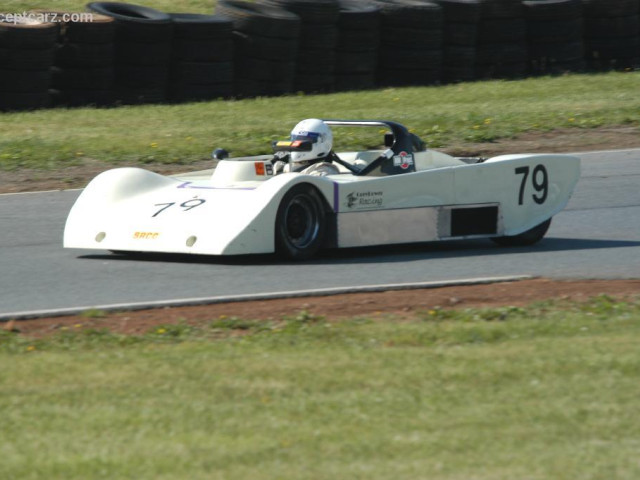 Lola T590 фото