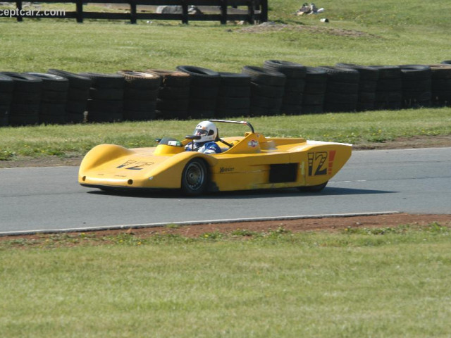 Lola T596 фото