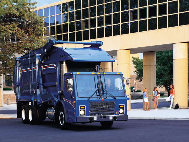 Mack LE Series фото