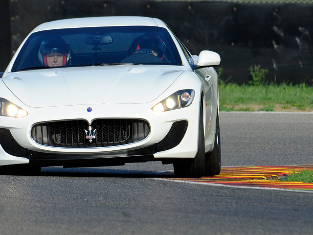 Maserati GranTurismo MC Stradale фото