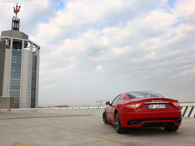 Maserati GranTurismo S фото