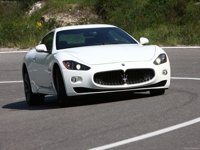 Maserati GranTurismo S фото