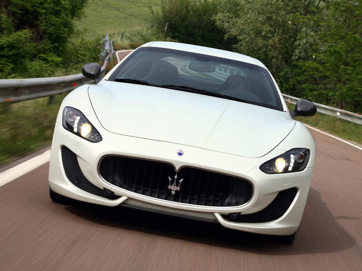 Maserati GranTurismo фото 103595