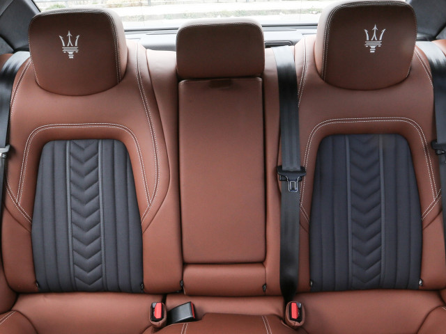 Maserati Quattroporte фото