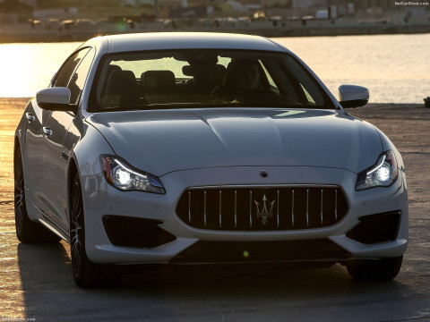 Maserati Quattroporte фото