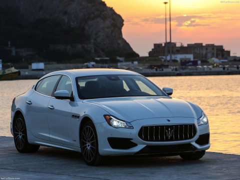 Maserati Quattroporte фото