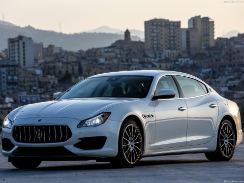 Maserati Quattroporte фото