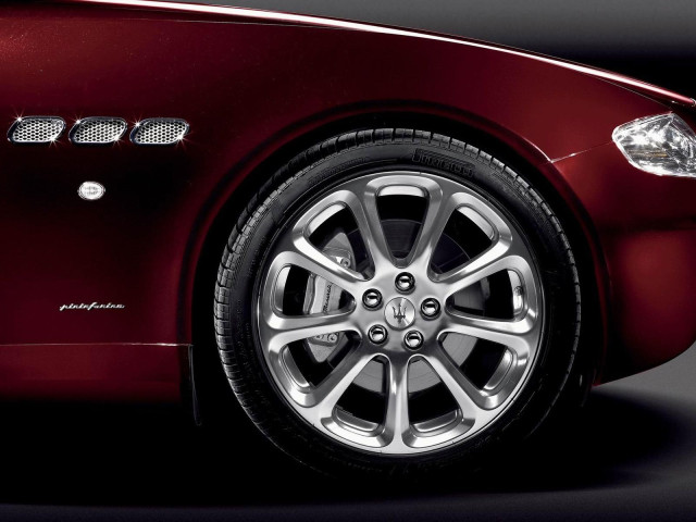 Maserati Quattroporte фото