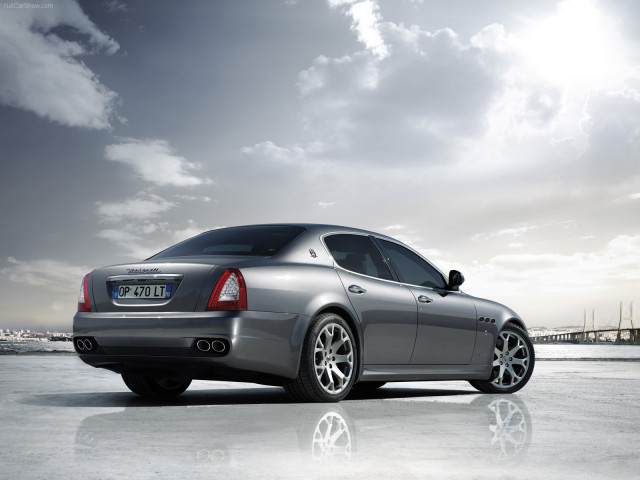 Maserati Quattroporte фото