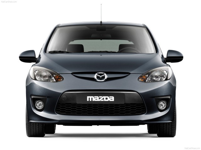 Mazda 2 фото