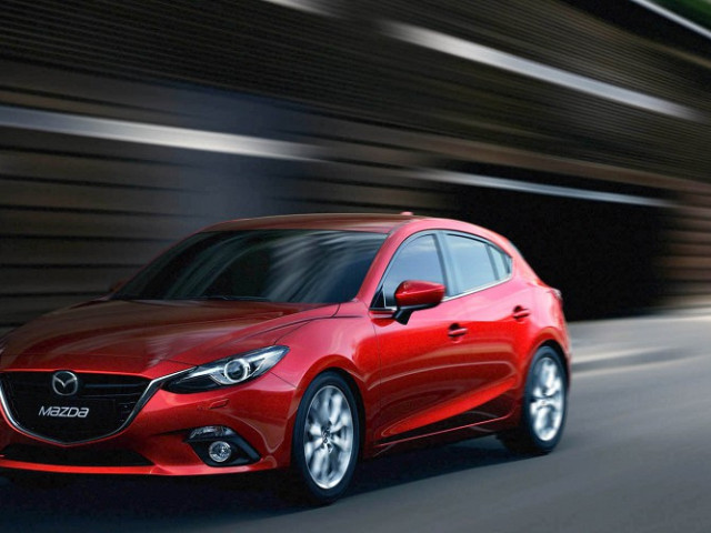 Mazda 3 Hybrid фото