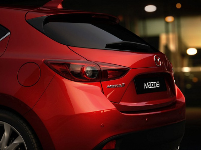 Mazda 3 Hybrid фото