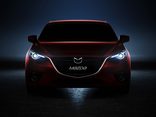 Mazda 3 Hybrid фото