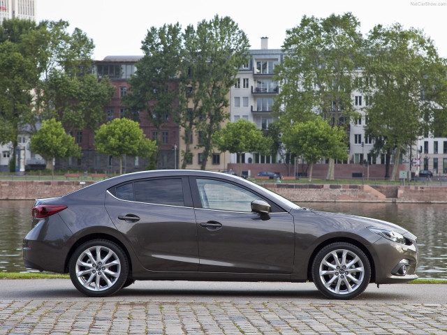 Mazda 3 Sedan фото