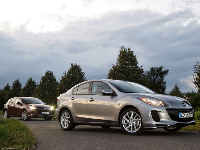 Mazda 3 Sedan фото