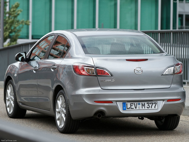 Mazda 3 Sedan фото