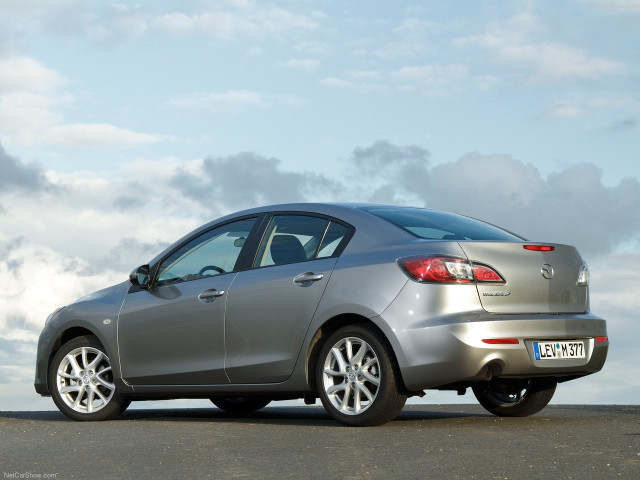 Mazda 3 Sedan фото