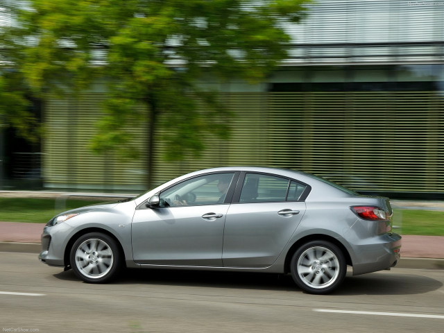 Mazda 3 Sedan фото